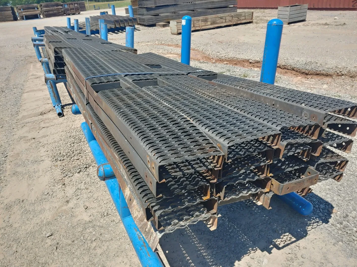 Steel grip strut planks
